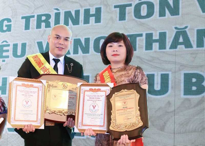Ca sĩ Minh Khánh vào... Top Doanh nhân tiêu biểu