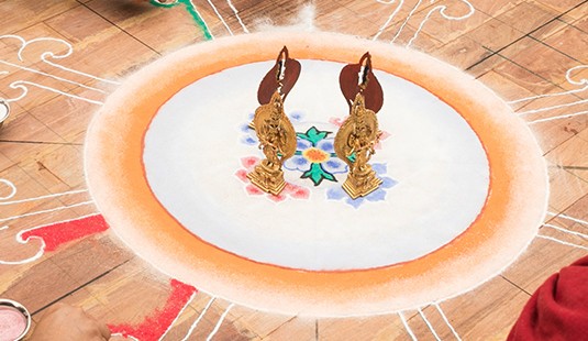 Trao Kỷ lục Việt Nam cho tranh Mandala Phật Quan Âm bằng ngọc đá quý