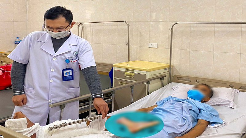 Người đàn ông đứt lìa cẳng chân vì máy cắt cỏ
