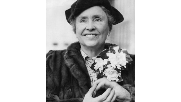 Nữ văn sĩ Helen Keller