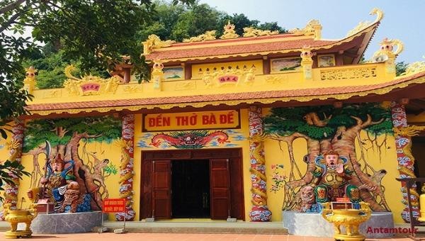 Nếu yêu nhau xin đừng đến đền Bà Đế để đôi lứa không phải chia ly...
