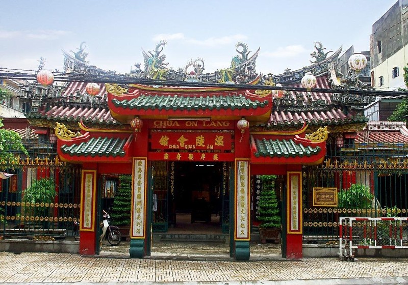 Hội quán Ôn Lăng được cộng đồng người Hoa xây dựng năm 1740.