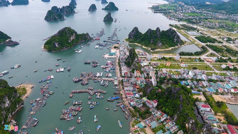 Toàn cảnh thị trấn Cái Rồng, huyện Vân Đồn (Quảng Ninh).