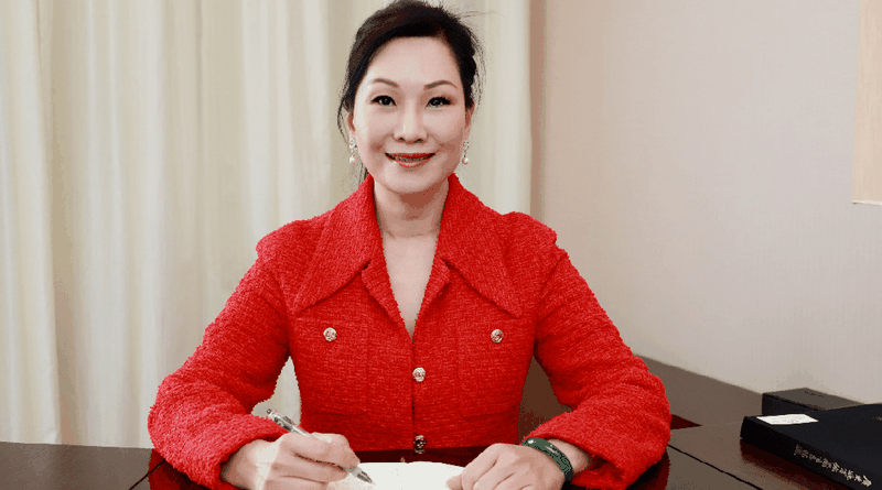 Nữ doanh nhân Địch Mỹ Khanh.