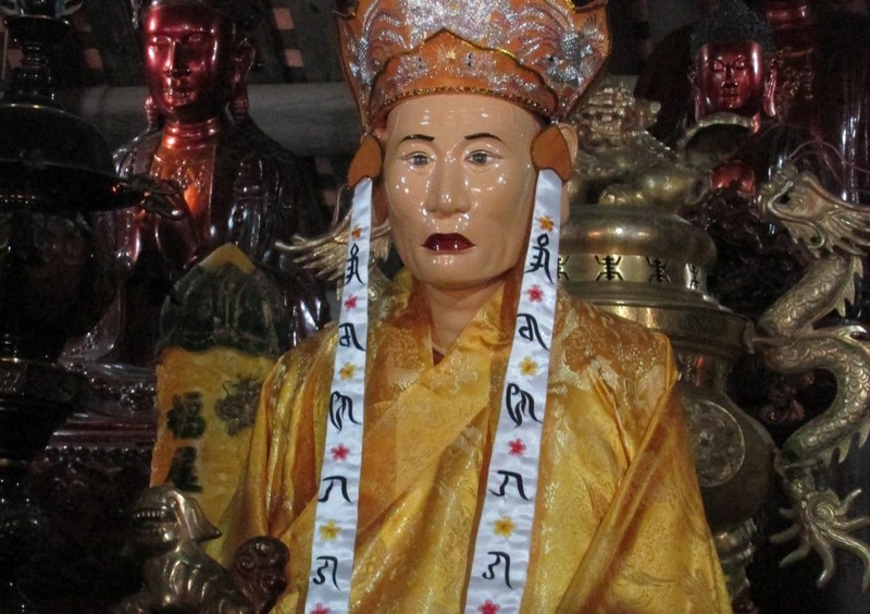 Tượng Thiền sư Từ Đạo Hạnh.