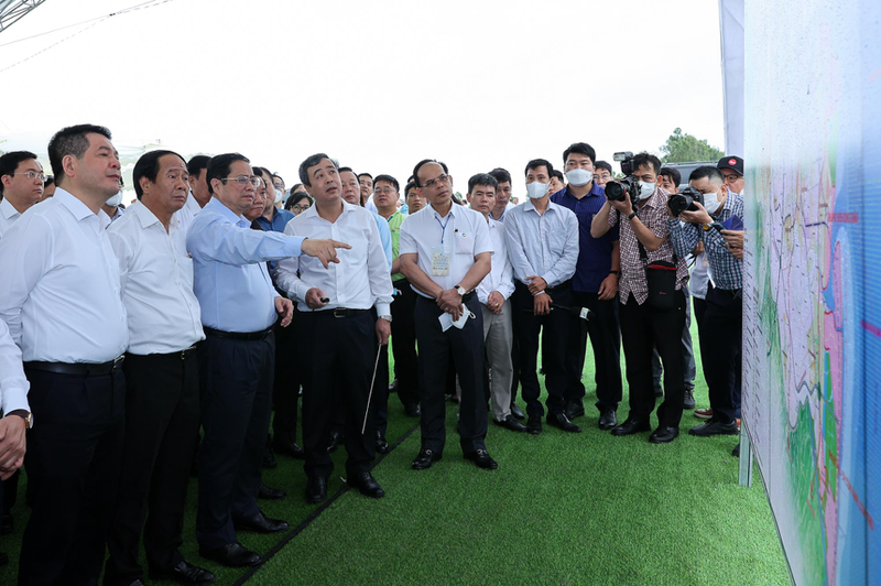 Thủ tướng Phạm Minh Chính khảo sát một số dự án lớn tại Thái Bình ảnh 1