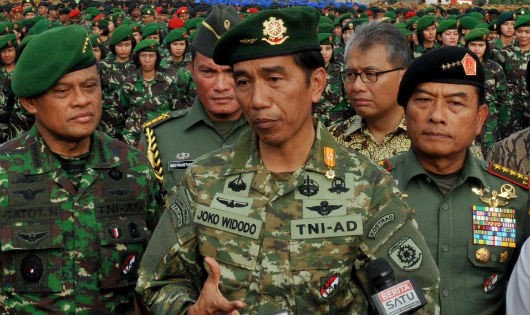 Trong một phát biểu trước lãnh đạo của Muhammadiyah, tổ chức Hồi giáo lớn thứ hai ở Indonesia, Tổng thống Joko Widodo từ chối xin lỗi các nạn nhân của sự kiện 1965. (ảnh: The Guardian)