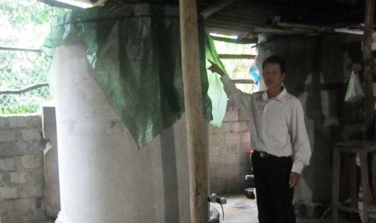 Bể chứa nước của gia đình ông Thọ trong ngày đám cưới con trai bị kẻ xấu bỏ thuốc trừ sâu