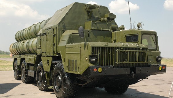 Tổ hợp tên lửa phòng không S-300. Ảnh Ria