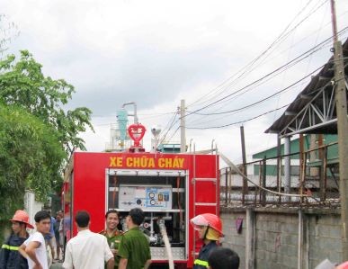 Xe cứu hỏa chuyên dụng được điều đến hiện trường
