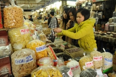 Hàng Tết vẫn còn khá im ắng