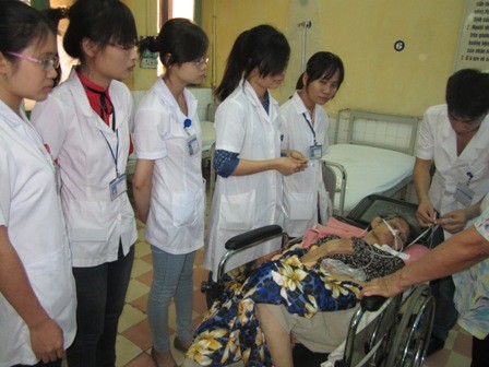 lBệnh nhân được đón tiếp tận tình chu đáo. (ảnh minh họa).