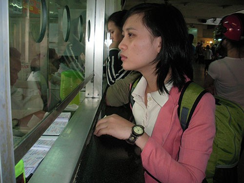 Giá vé tăng nhưng không doanh nghiệp nào dám đoán chắc không để xảy ra tình trạng nhồi nhét khách. (Ảnh minh họa)