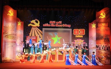 Một tiết mục trong chương trình “Mãi mãi niềm tin theo Đảng”