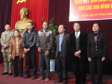 Các gia đình liệt sỹ nghẹn ngào xúc động trong buổi lễ