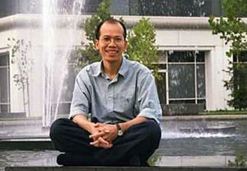 Tỉ phú Trung Dũng, người đã làm giàu từ kiến thức tin học