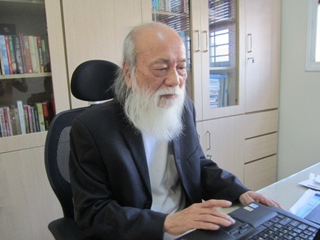 Giáo sư Văn Như Cương