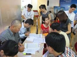 Khách hàng quan tâm tới căn hộ tại dự án