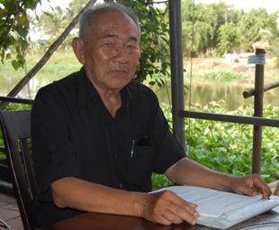 Cụ Nguyễn Văn Lên đang trình bày bức xúc với PV