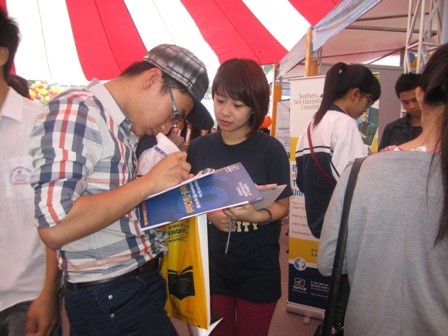 Ai muốn là