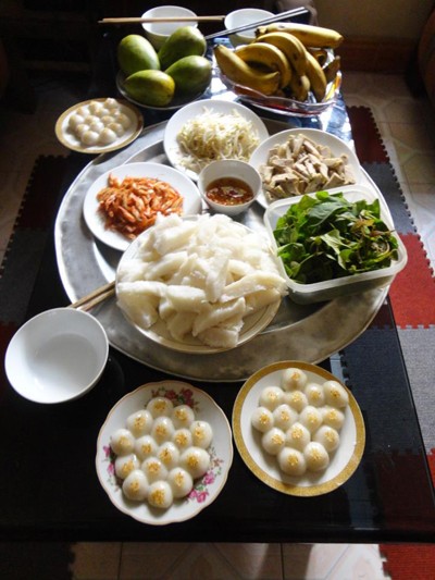 Những bàn ăn trong ngày Tết Hàn Thực của mọi nhà thì món bánh trôi, bánh chay không thể thiếu.