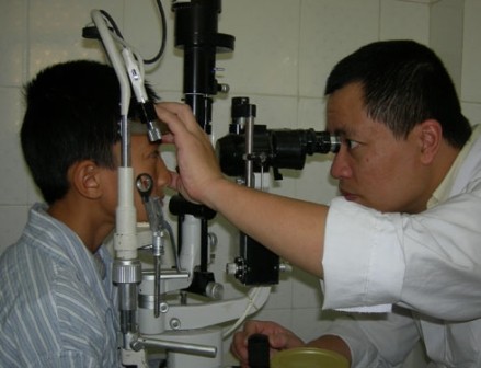 Khám mắt tại BV mắt Trung ương
