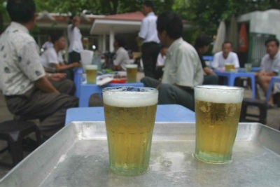 Việt Nam đứng trong top ten thế giới về tiêu thụ bia. Ảnh: MH