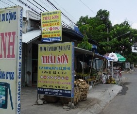 Dễ dàng gặp những “trường” dạy lái xe như thế này tại Bình Dương