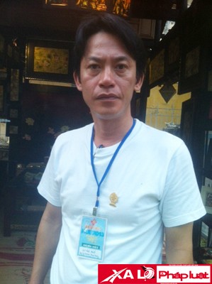 “Cha đẻ” của cặp đèn