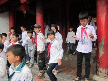 Cuộc đua học thêm bắt đầu từ tiền lớp 1 kéo dài 12 năm học