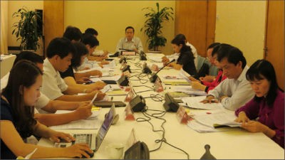 Đại biểu Quốc hội thảo luận ở Tổ