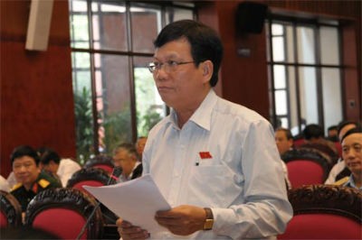 ĐBQH Huỳnh Văn Tính (Tiền Giang) phát biểu tại Hội trường