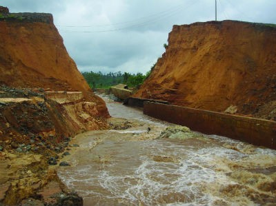 Hiện trường vụ vỡ đập ở Gia Lai