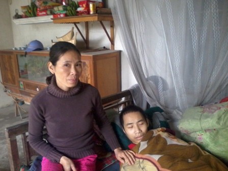 Chị Vui và con nuôi